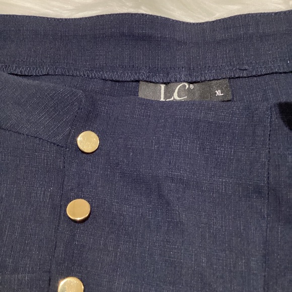 LC Women’s NavyBlue Front Gold Buttons Elastic Waistband Shorts 🩳 - Picture 4 of 4